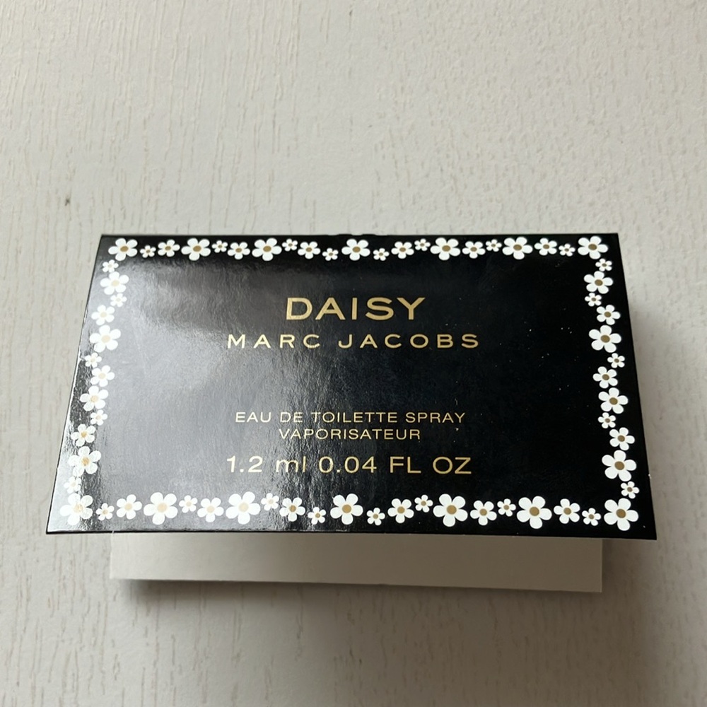 Marc Jacobs Fragrances Pink Cosmetic Bag Set (8 Piece Set) NWT - Picture 10 of 16
